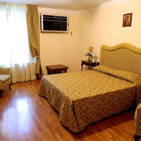 Il Campanile B&B Pisa Værelse billede